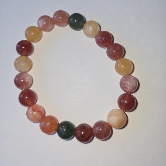 Rabbit 🐇 Hair Quartz Bracelet - Picture 5 of 7